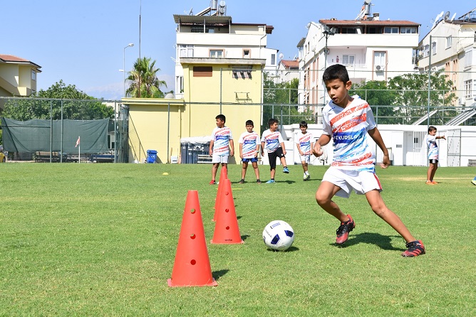 Konyaaltı’nda kış spor okuluna başvurular başladı