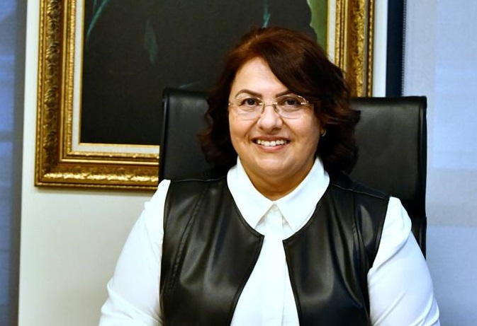 İYİ Partili Yüksel, Annesine Sarılıp Isınmaya Çalışan Çocuklar Var