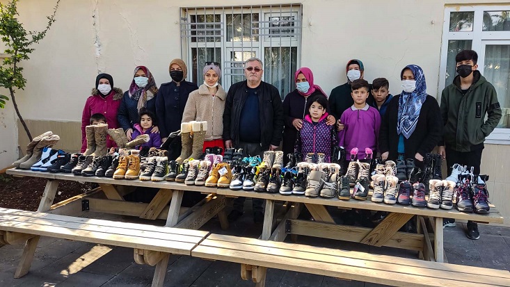 Gurbetçi hayırseverlerden Kahramanmaraş’taki ihtiyaç sahibi çocuklara yardım