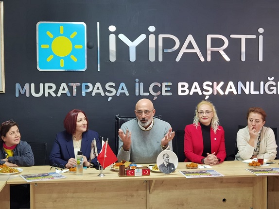 İyi Parti Ev Ziyaretleri Başlatıyor