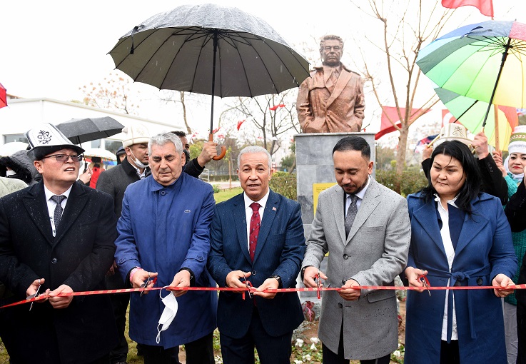 Başkan Uysal, “Antalya’mız dünya kültürlerinin buluştuğu yer”