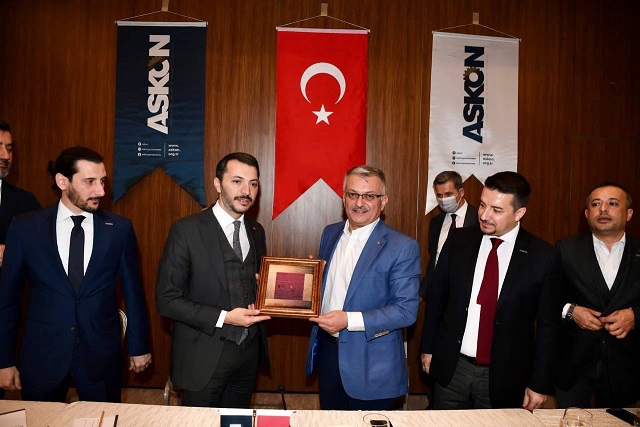 Bizler Vatandaşlarımıza Hizmet Etmek İçin Buradayız