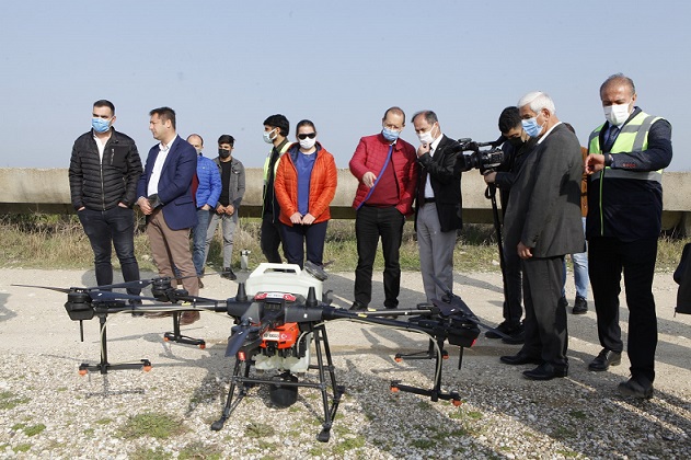 Ziraat Fakültesi Aksu Çiftliği’nde dron ile herbisit uygulaması gerçekleştirildi