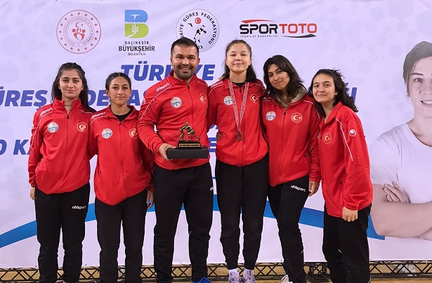 Kaşlı güreşçi Türkiye şampiyonasında bronz madalya kazandı