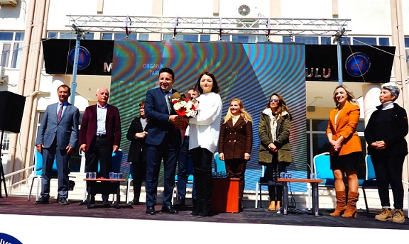 Manavgat’ta üniversite öğrencileri sektör temsilcileriyle buluştu