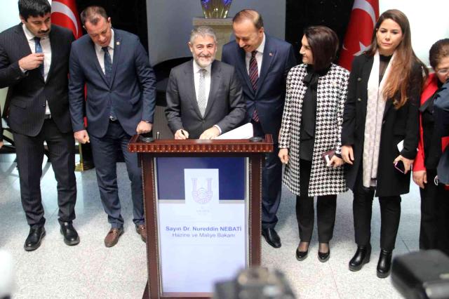 Hazine ve Maliye Bakanı Nebati, Şanlıurfa’da ziyaretlerde bulundu