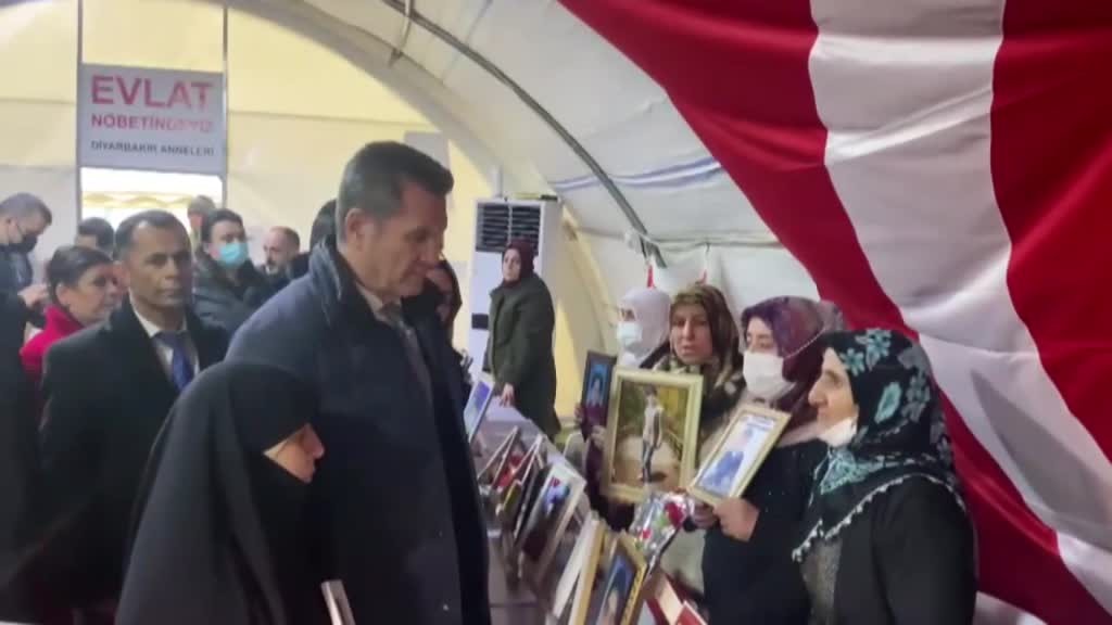 TDP Genel Başkanı Sarıgül, Diyarbakır annelerini ziyaret etti