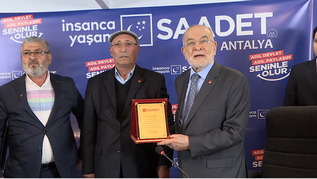 Saadet Partisi Genel Başkanı Karamollaoğlu, Antalya’da partililerle buluştu