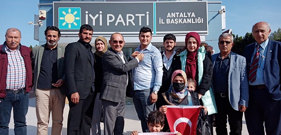 İYİ Parti’de yüzler gülüyor