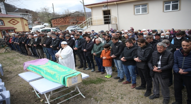 Burdur’da ayrı yaşadığı eşi tarafından öldürülen kadının cenazesi defnedildi