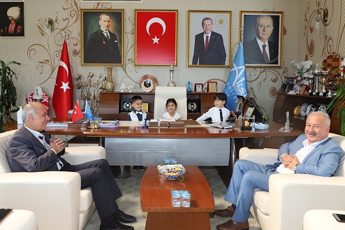 Başkan Şahin 23 Nisan’da Koltuğunu Çocuklara Devretti