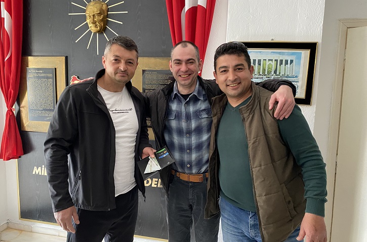 Antalya’da kaybettiği cüzdanı bulunan Rus turist duygulandı