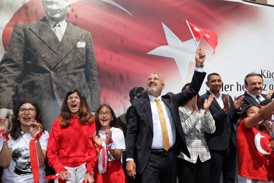 Başkan Sözen’in 23 Nisan Mesajı