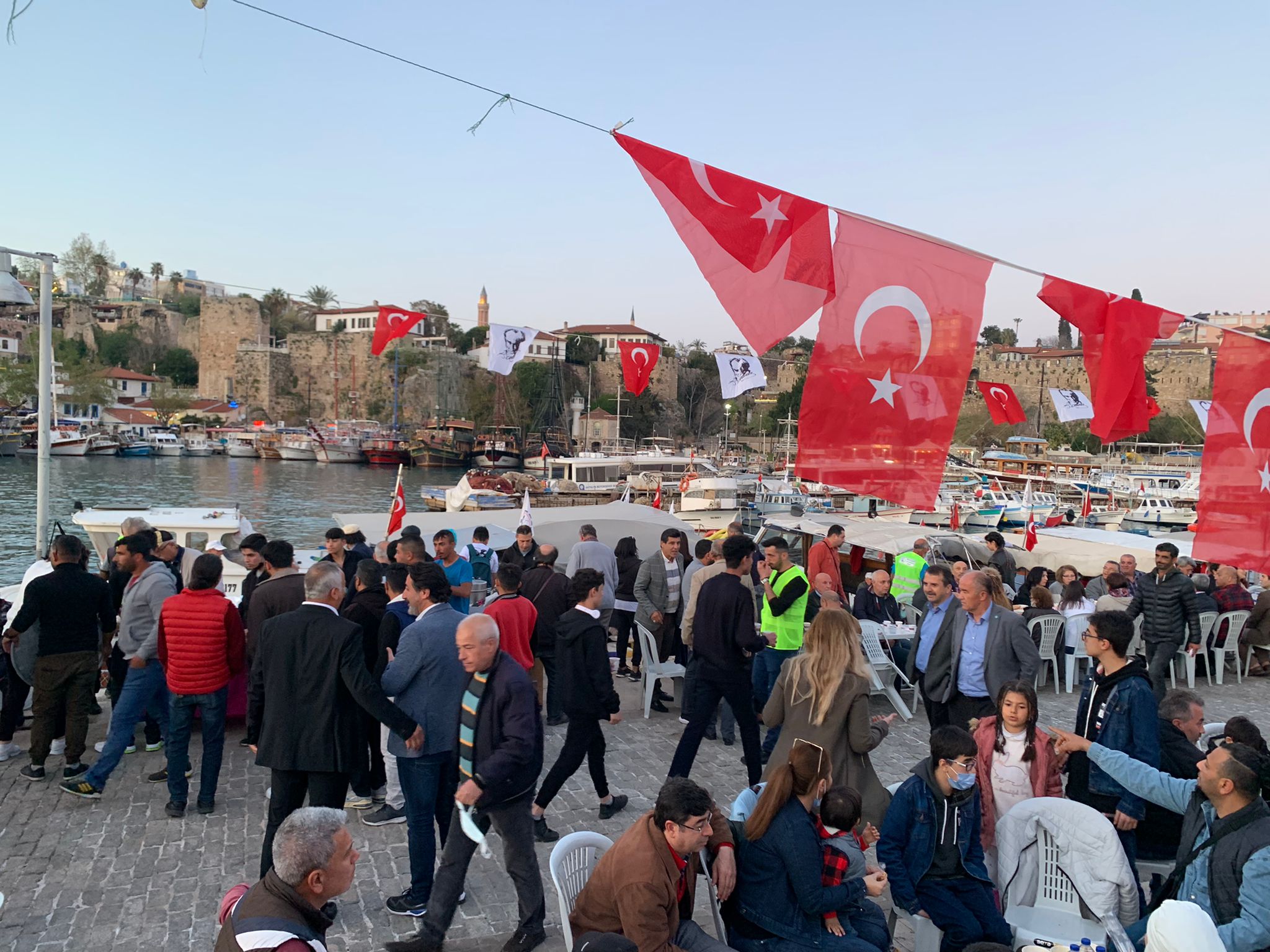 Bu İftarda izdiham vardı