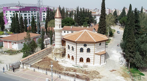 Antalya’da yapılan “düğmeli cami” nakış gibi işleniyor
