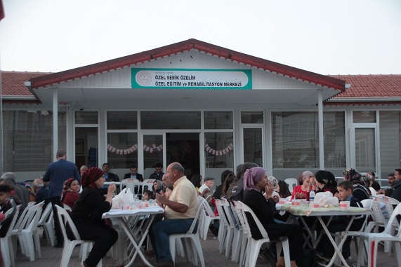 Serik’te özel çocuk ve ailelerine yönelik iftar programı düzenlendi