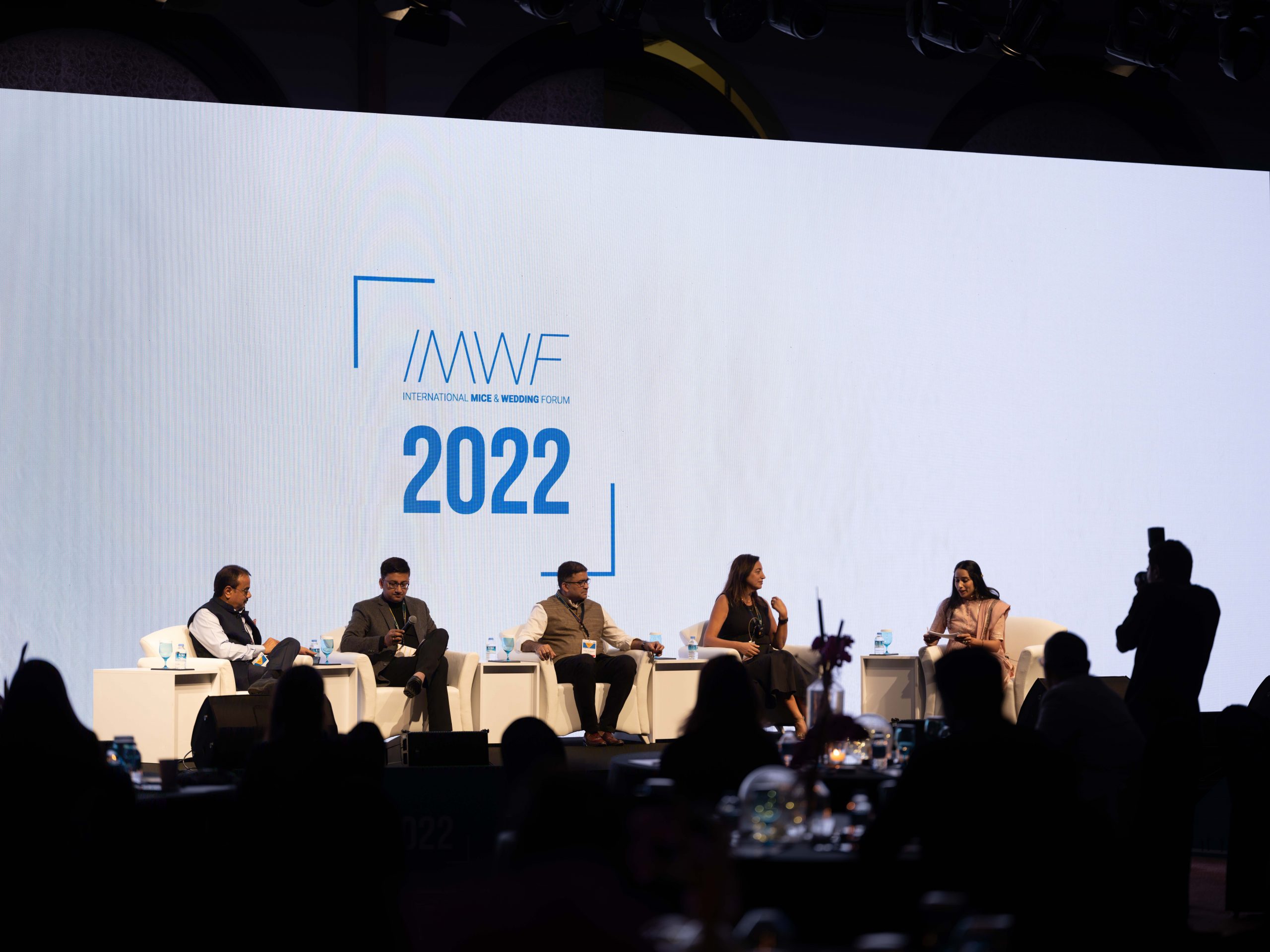 Antalya’da düzenlenen “IMWF’2022” forumu oturumlarla devam ediyor