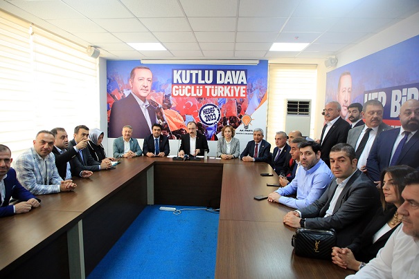 Ticaret Bakanı Mehmet Muş, Mersin’de ziyaretlerde bulundu