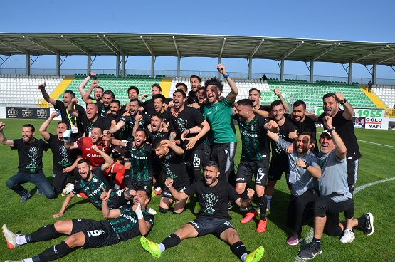 Sakaryaspor, Spor Toto 1.Lig’e yükselmeyi garantiledi