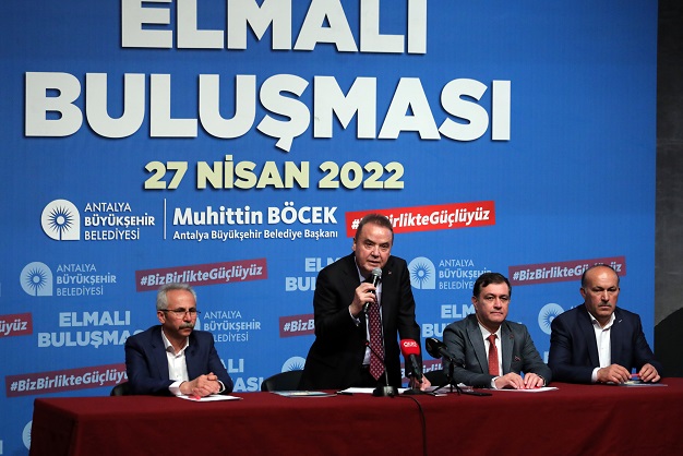 Başkan Böcek Kadir Gecesini Elmalı’da geçirdi