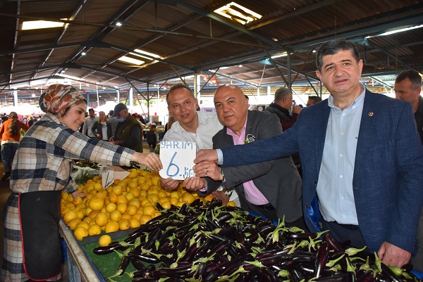 CHP Kepez’de Pazarcı Esnafını Dinledi