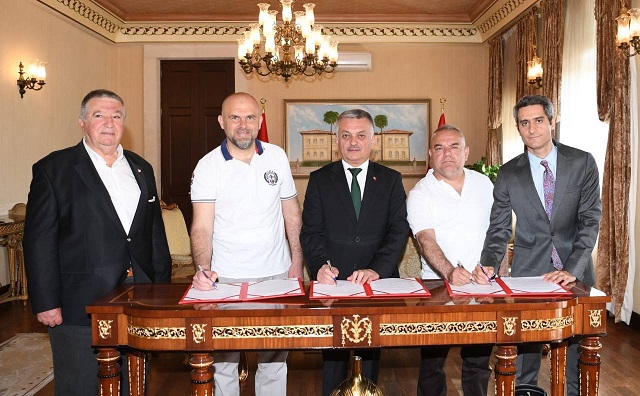 Vali yazıcı hayırseverler ile aile sağlığı merkezi protokolü’nü imzaladı