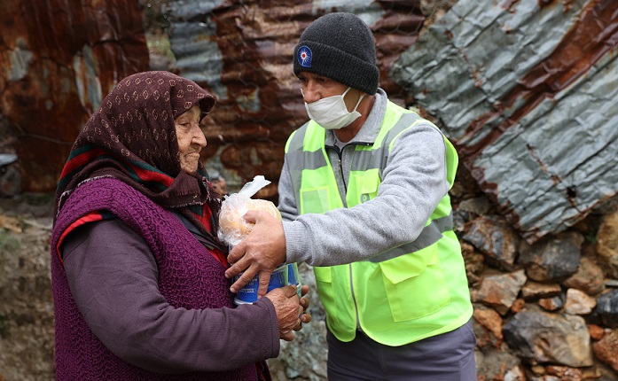 Büyükşehir’den hayat kolaylaştıran yemek hizmeti