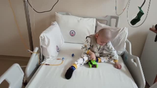 Lösemi hastası 4 yaşındaki Ömer’e babasının kök hücresi “hayat” olacak