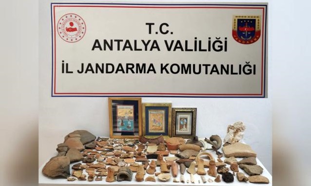 Antalya’da jandarma, 161 tarihi eser ve izinsiz kazı olayına müdahale etti