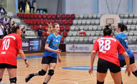 Mavi Kelebekler; İzmir’den avantajlı döndü