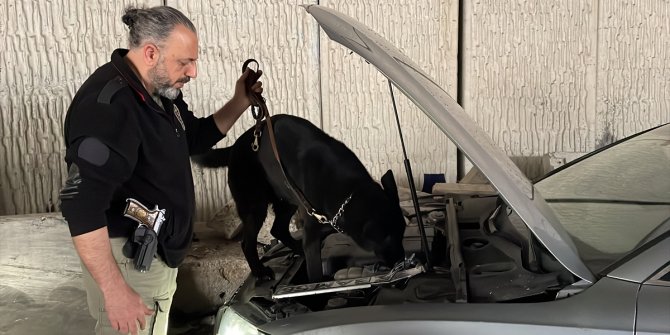“Dur” ihtarına uymayıp kaçarken kaza yapan araçtan uyuşturucu çıktı