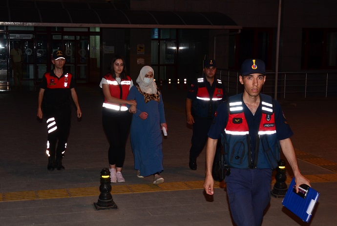 Annesi tarafından bıçaklandığı iddia edilen çocuk öldü