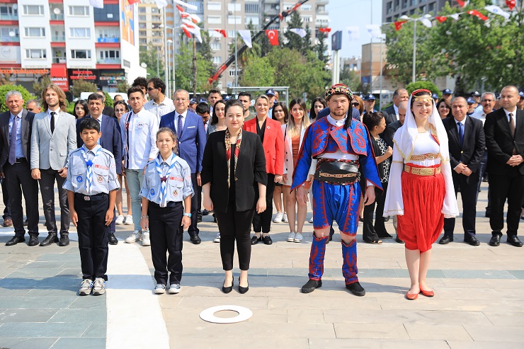 Büyükşehir Belediyesi 19 Mayıs’ı törenle kutladı