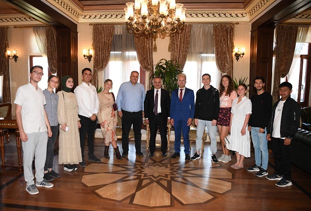 Vali Yazıcı; misafir öğrencilerle buluştu