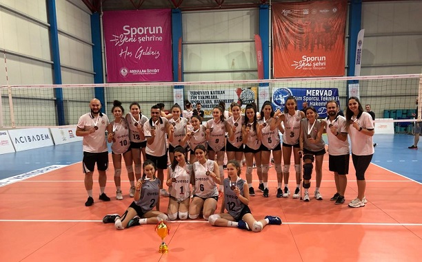 Küçük Kızlarımız da Türkiye üçüncüsü