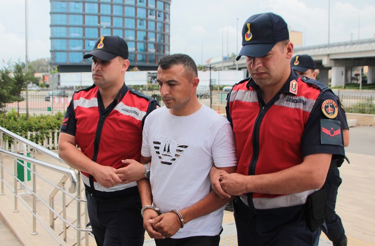 Antalya’daki kavgada bıçaklanan kişi öldü