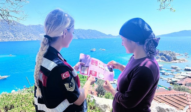 Jandarma KADES uygulamasının tanıtımını yaptı