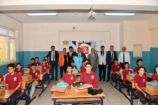 Vali Yazıcı; “en önemli ders beden eğitimidir beden sağlığınız her şeyden önce gelir”