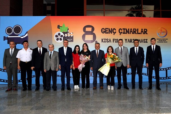 Vali Yazıcı Antalya’nın genç çınarlarını ödüllendirdi