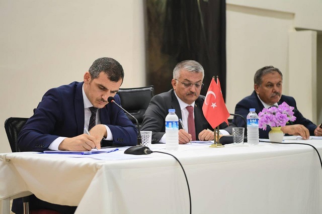 Vali Yazıcı: gündoğmuş muhtarları ile bir araya geldi