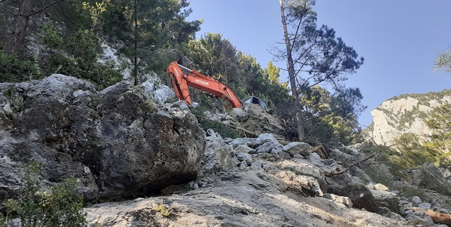 Antalya’da yol yapımı için dinamit patlatılması sonucu 1 kişi öldü, 1 kişi yaralandı