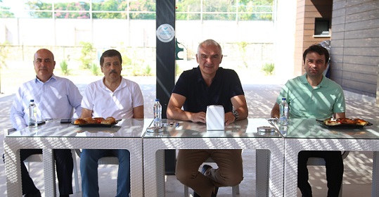 Kültür ve Turizm Bakanı Ersoy, Antalya’da muhtarlarla bir araya geldi