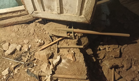 Antalya’da evin içinde kaçak kazı yapan 4 kişi suçüstü yakalandı