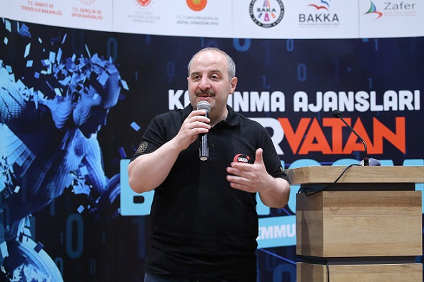 Bakan Varank’tan CHP’li Özgür Özel’e “dayı” göndermesi