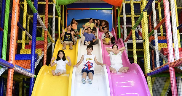 Özel çocuklar oyun parkında doyasıya eğlendi