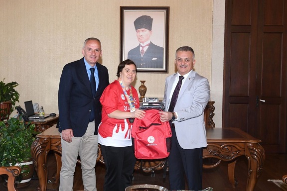 Özel Şampiyondan Vali Yazıcı’ya Ziyaret