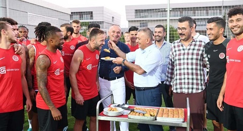 Başarılarla Dolu Bir Sezon Diliyorum