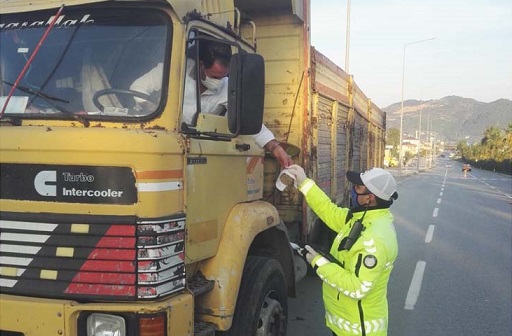 Anlalya’da Trafik Ekipleri Kural Tanımazlara Göz Açtırmıyor