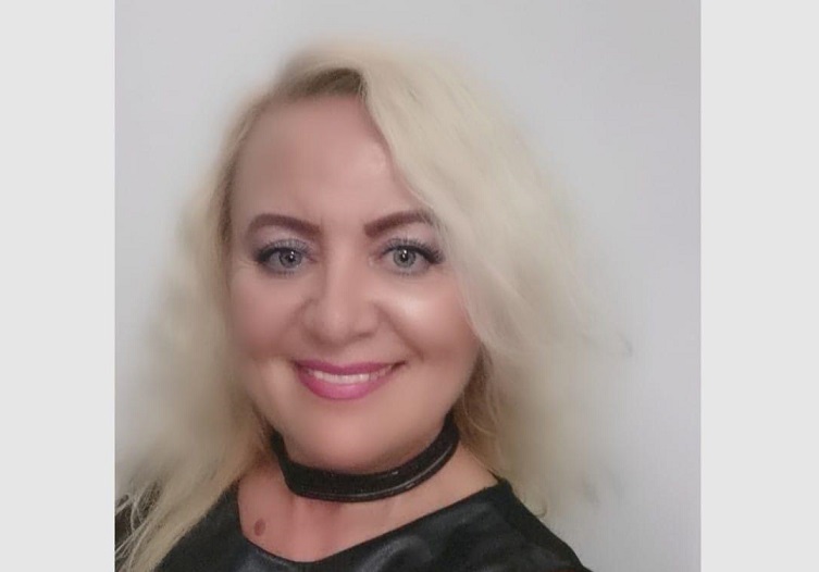 Bazen Hiç Ölmeyecek Gibi Yaşıyoruz-Gülten Abacı yazıları