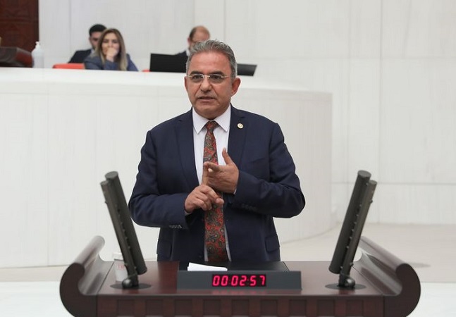 Budak, Pataradan Çalınan Kumları TBMM Gündemine Taşıdı